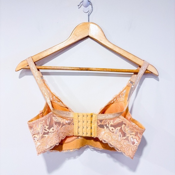 Beige lace padded bra - Picture 6 of 7